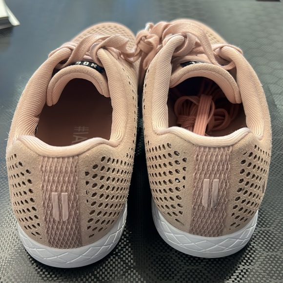 Light pink suede almost brand new condition. Nobull pink suede - Picture 3 of 5